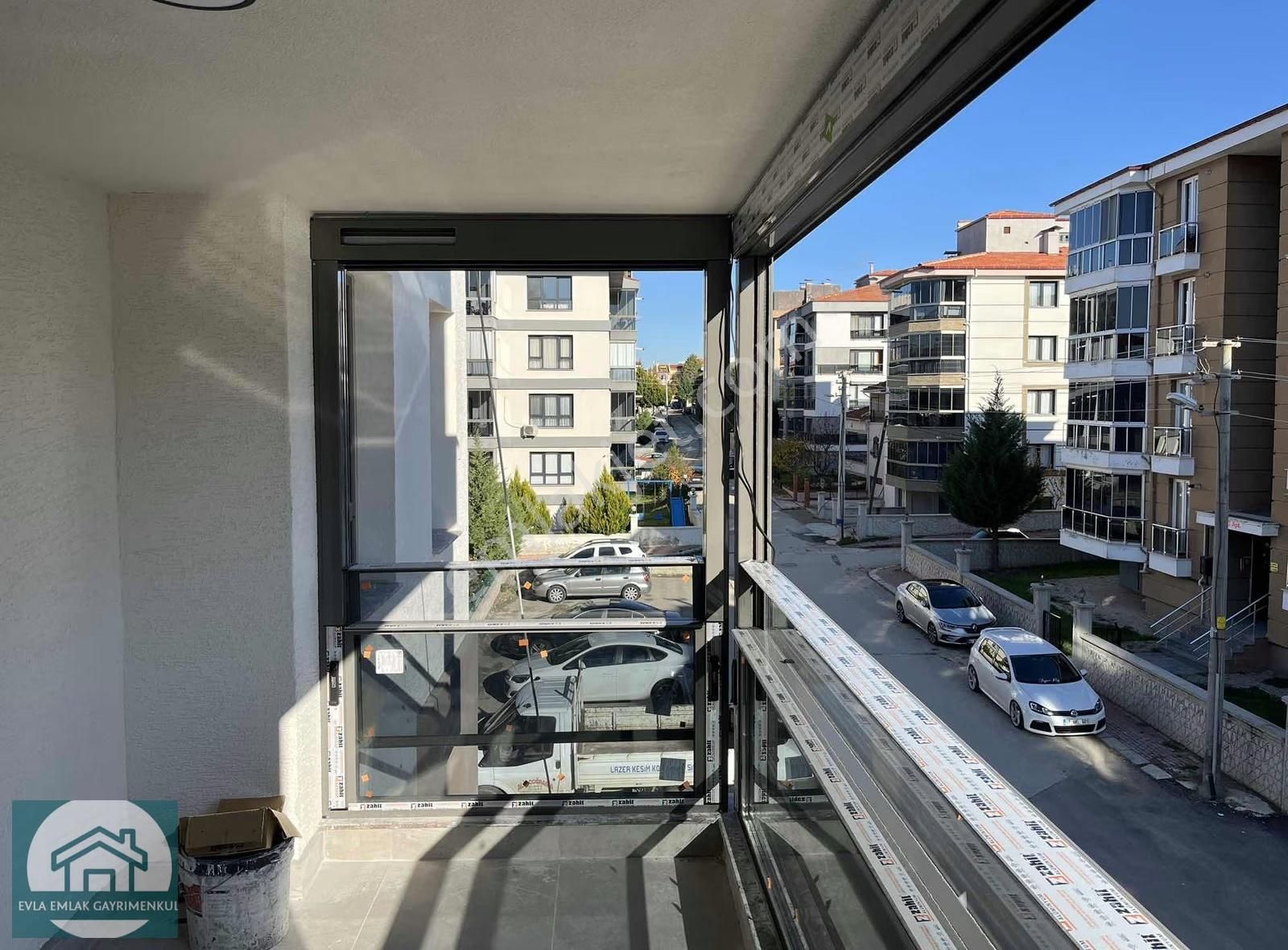 Uşak Merkez Cumhuriyet Mahallesinde Satılık 2+1 Daire