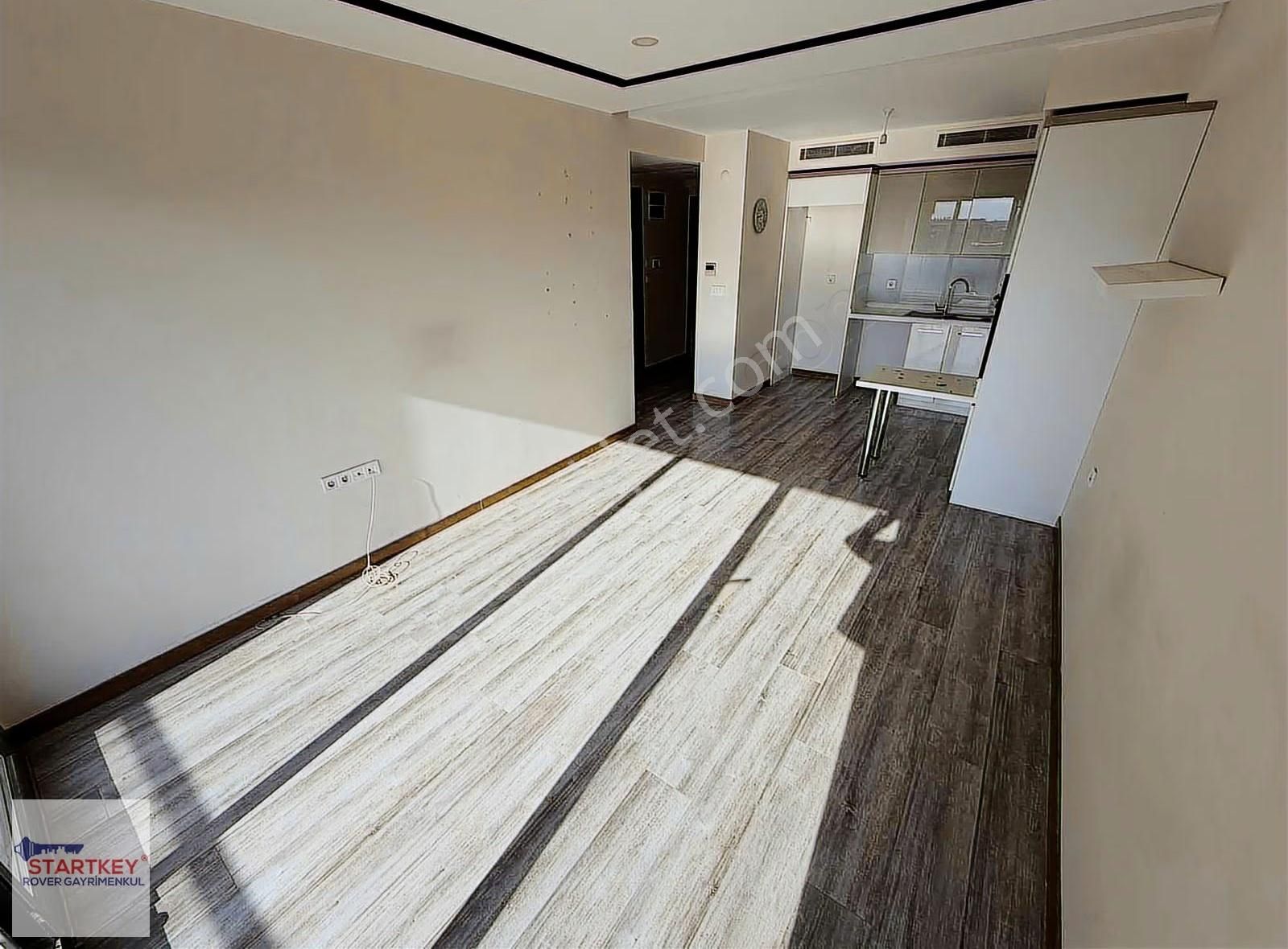 Marka 333 Sitesinde Kiracısız Havuz Cepheli Satılık 1+1 Daire - Görsel 11