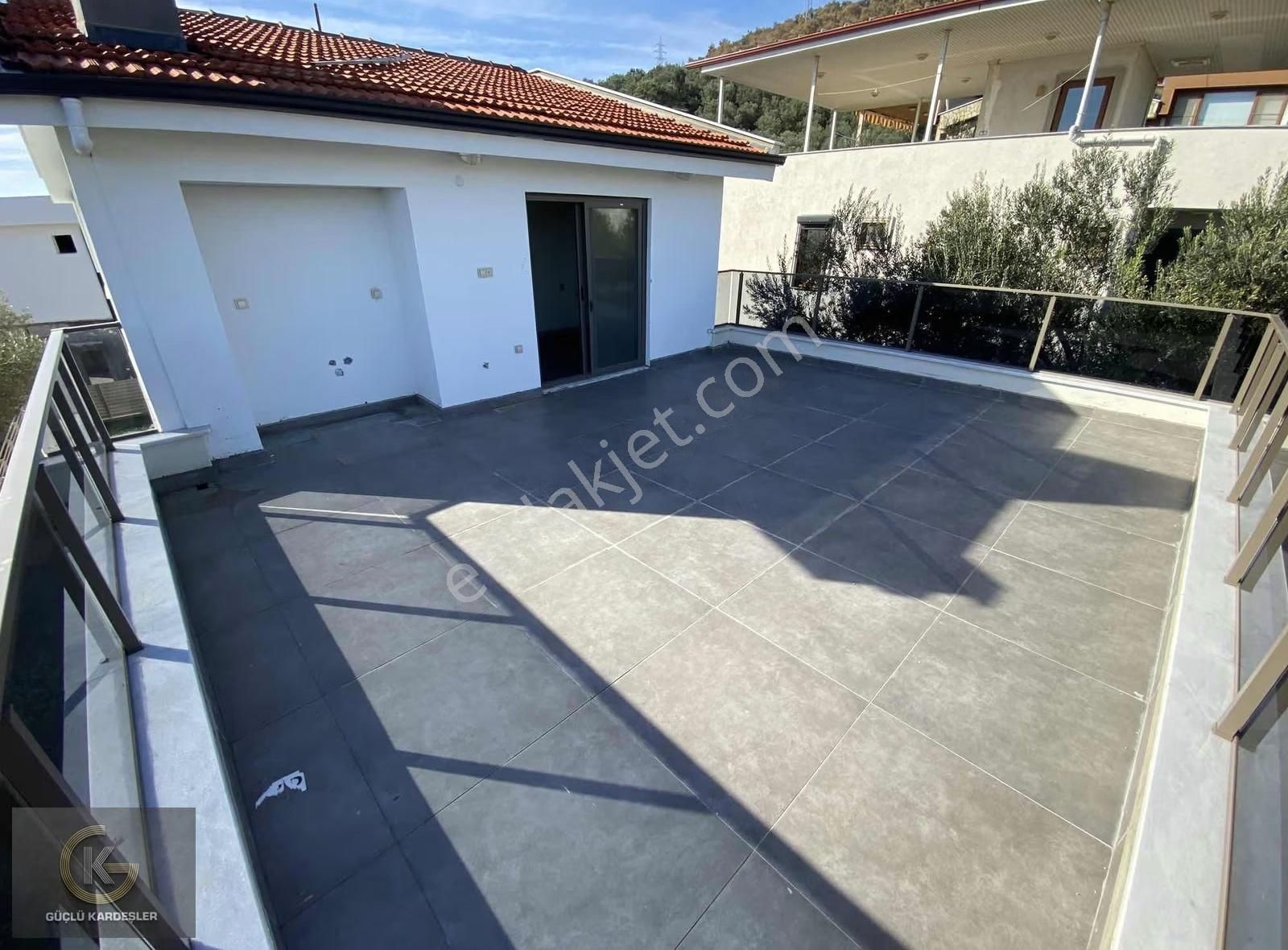 Güçlü Kardeşler Gürede 350m2 Arsa İçerisinde Müstakil Villa - Görsel 21