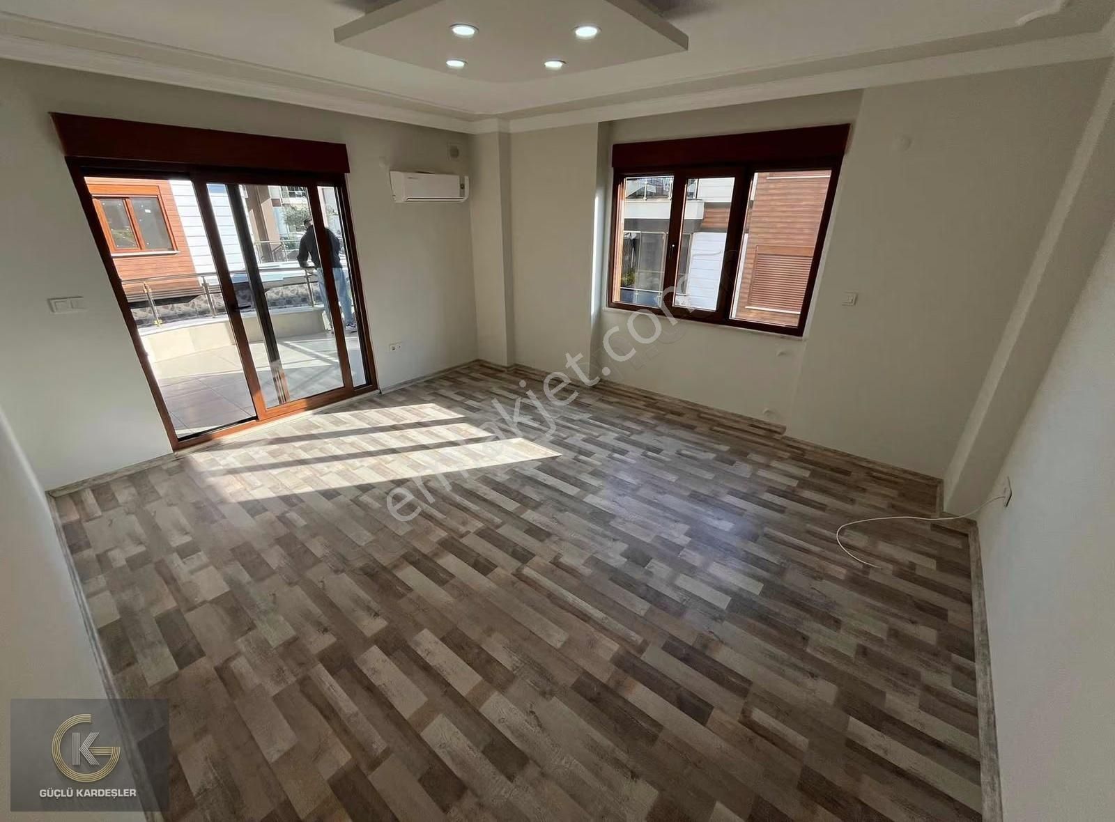Güçlü Kardeşler Havuzlu Site İçerisinde 2+1 Ayrı Mutfak Daire - Görsel 29
