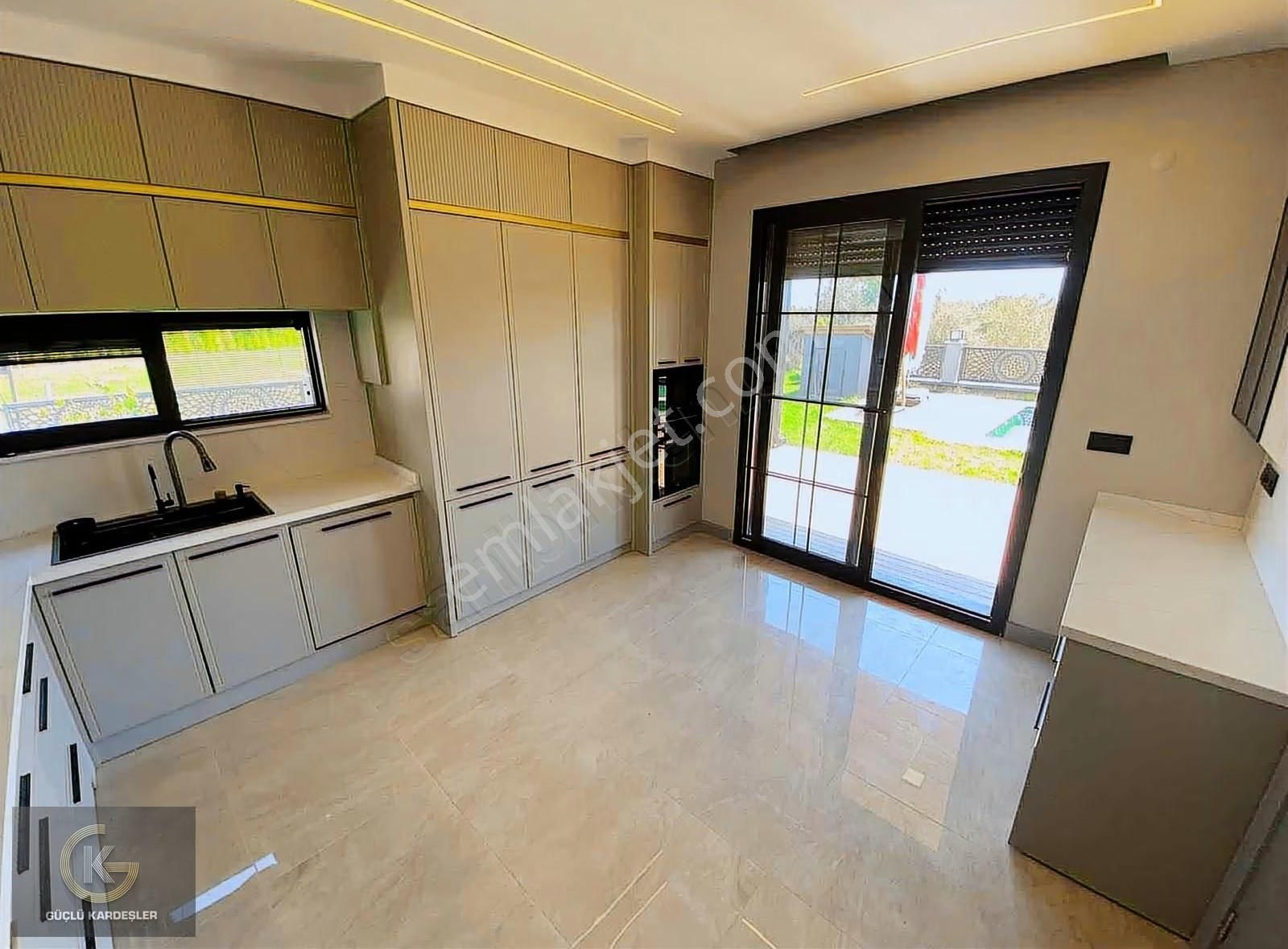 Güçlü Kardeşler Denize 50mt Özel Yapım Müstakil Lüks Villa - Görsel 15