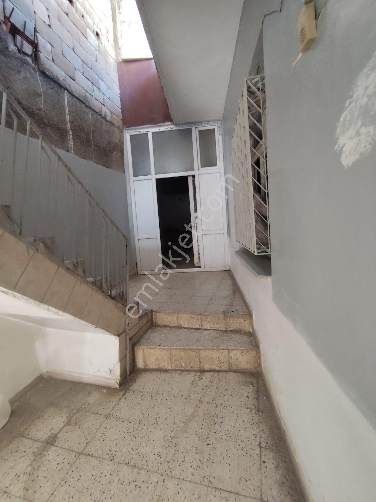 Ayyıldız Emlaktan 95 M2 Mustakil İki Katlı Garajlı Cadde Üzeri - Görsel 13
