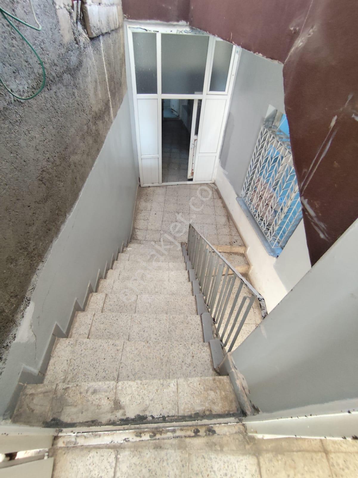 Ayyıldız Emlaktan 95 M2 Mustakil İki Katlı Garajlı Cadde Üzeri - Görsel 4
