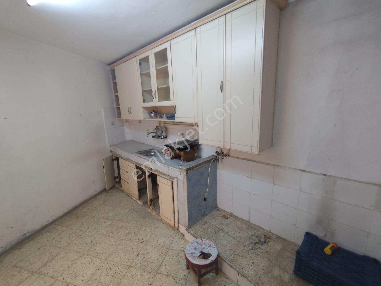 Ayyıldız Emlaktan 95 M2 Mustakil İki Katlı Garajlı Cadde Üzeri - Görsel 15