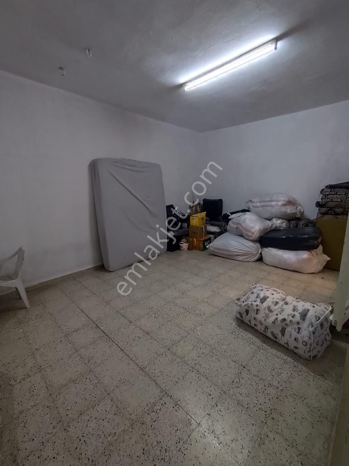 Ayyıldız Emlaktan 95 M2 Mustakil İki Katlı Garajlı Cadde Üzeri - Görsel 8
