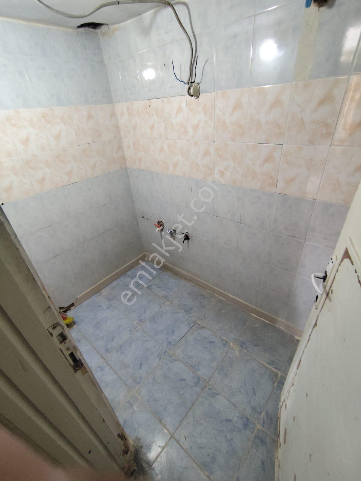 Ayyıldız Emlaktan 95 M2 Mustakil İki Katlı Garajlı Cadde Üzeri - Görsel 17
