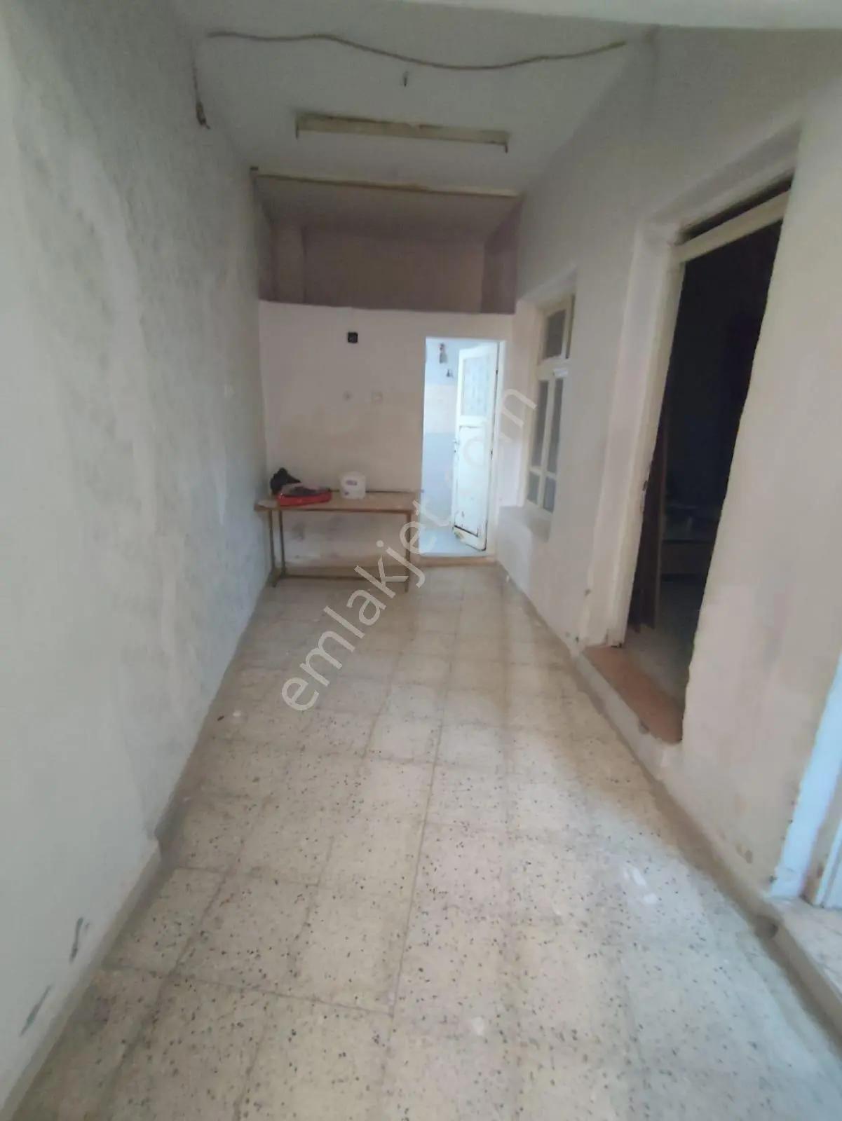 Ayyıldız Emlaktan 95 M2 Mustakil İki Katlı Garajlı Cadde Üzeri - Görsel 2