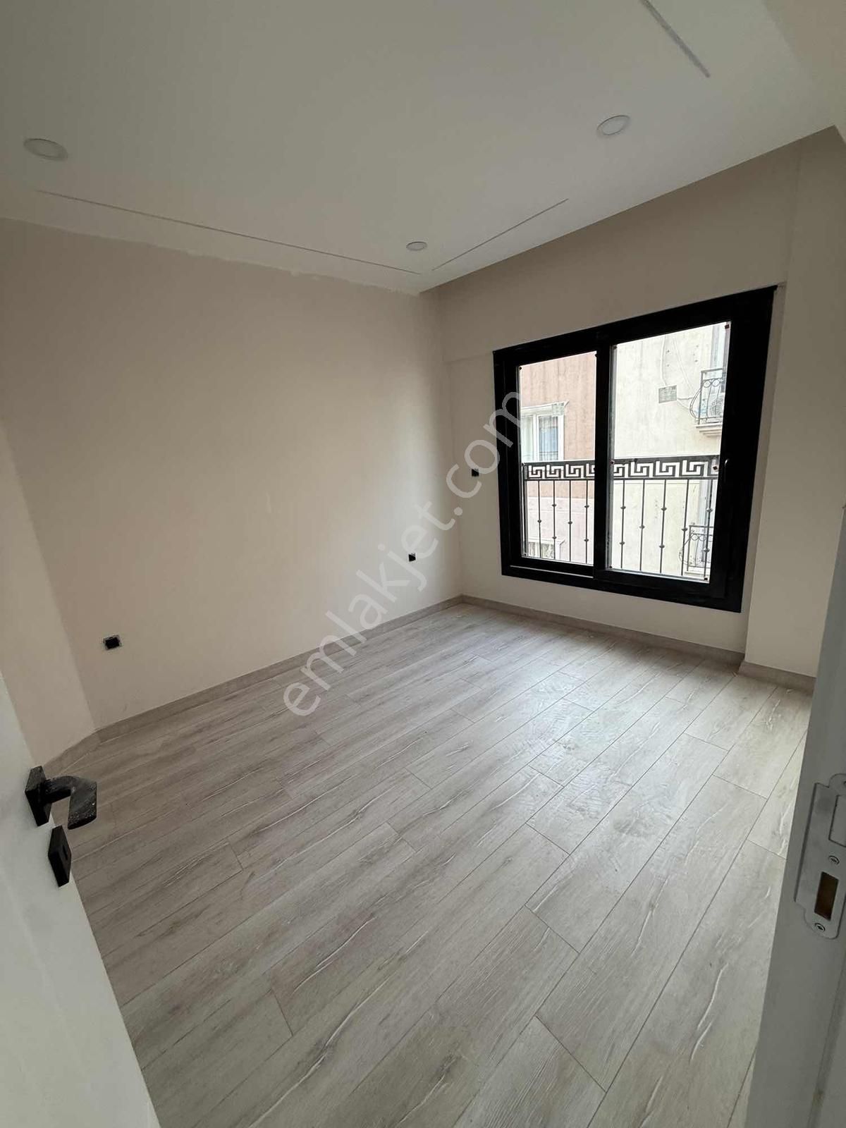 Özmert Gayrimenkul Altıntaş Metroya Yakın 1+1 Lüks Daire - Görsel 11