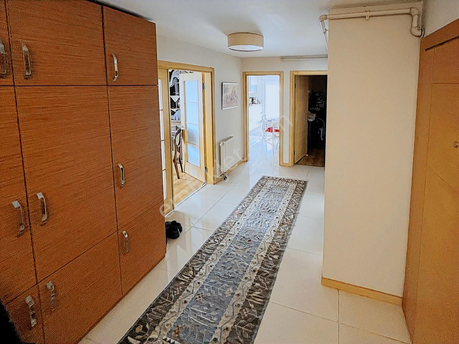 Körfez Mahallesinde Site İçinde Deniz Manzaralı 3+1 Çatı Dublex - Görsel 4