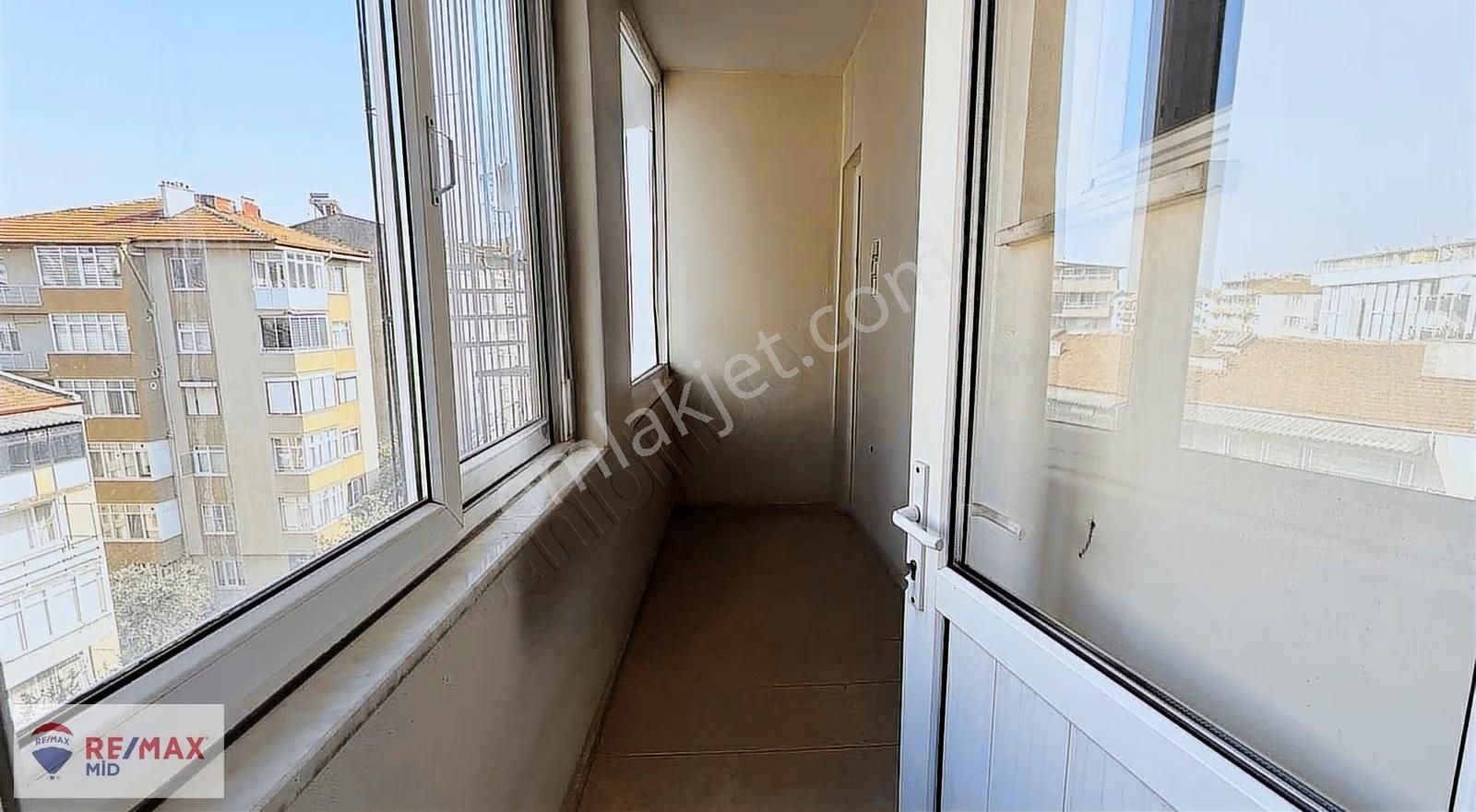 Remax Mid Bahçelievler De Satılık 3+1 Ara Kat Daire - Görsel 16