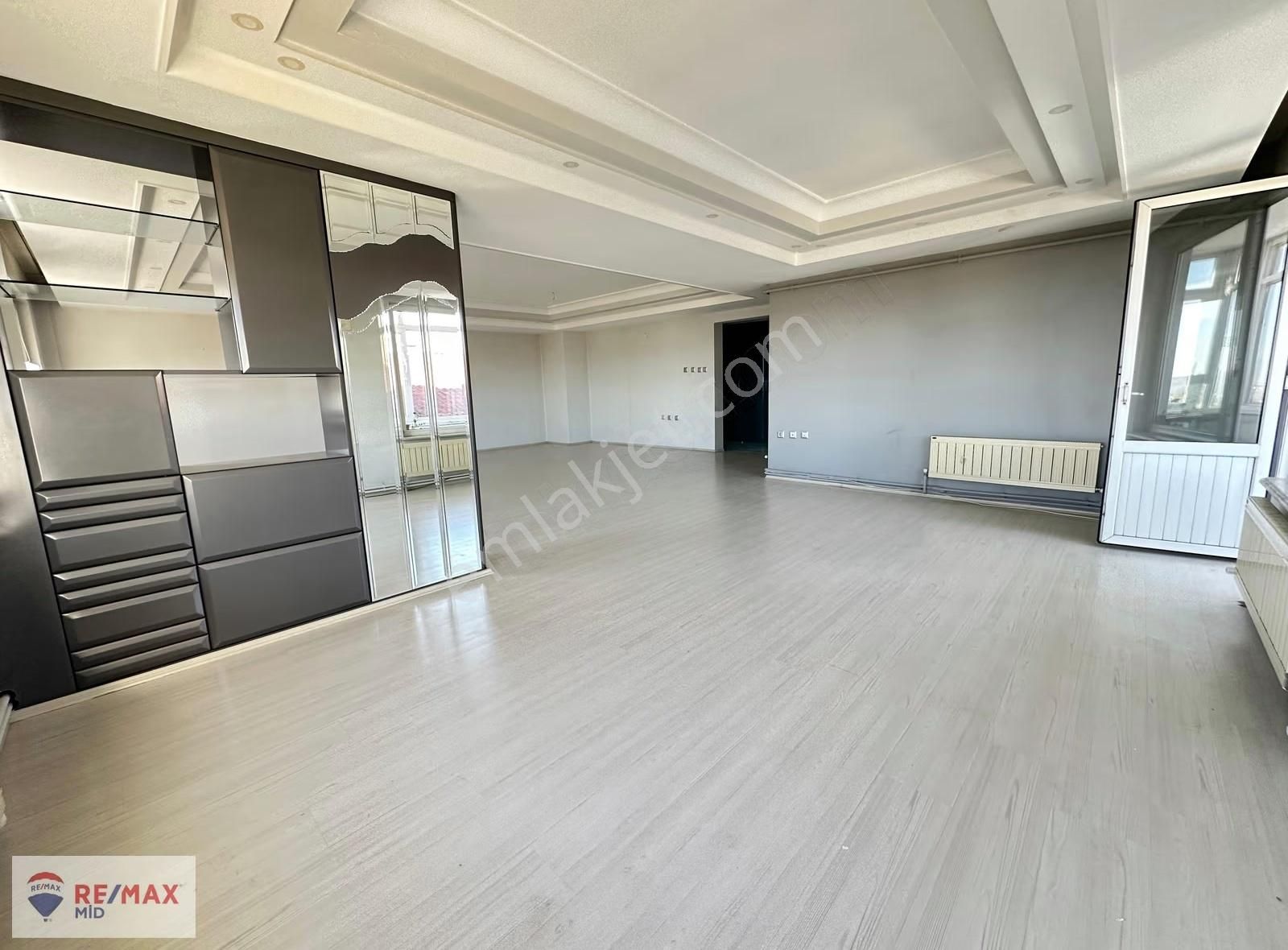 Remax Mid'den Tolun Apartmanı'nda 3+1 Kiralık Daire - Görsel 29