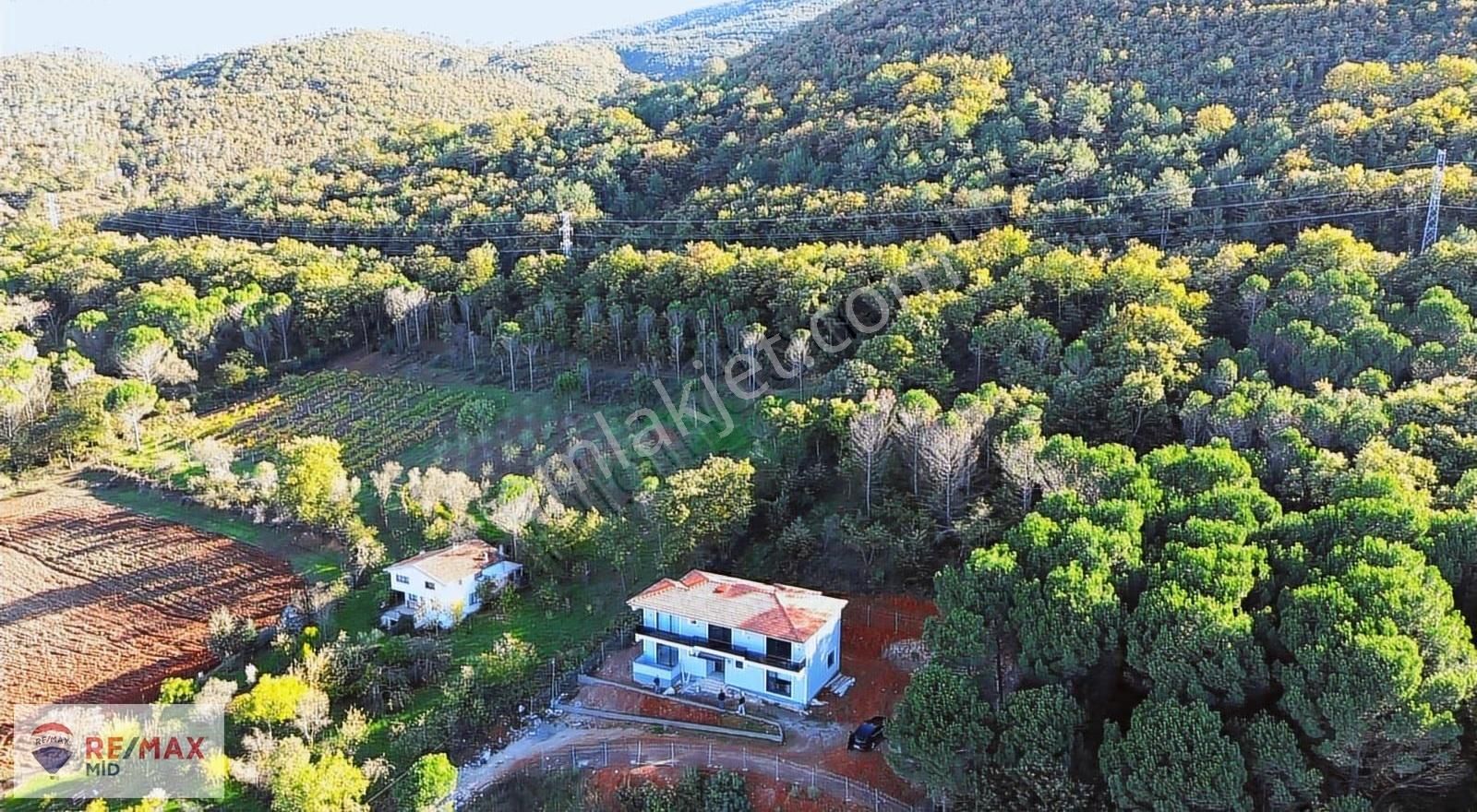 Remax Mıd'den Satılık 6+1 Villa Gökçeyazı/yeni Mah'de