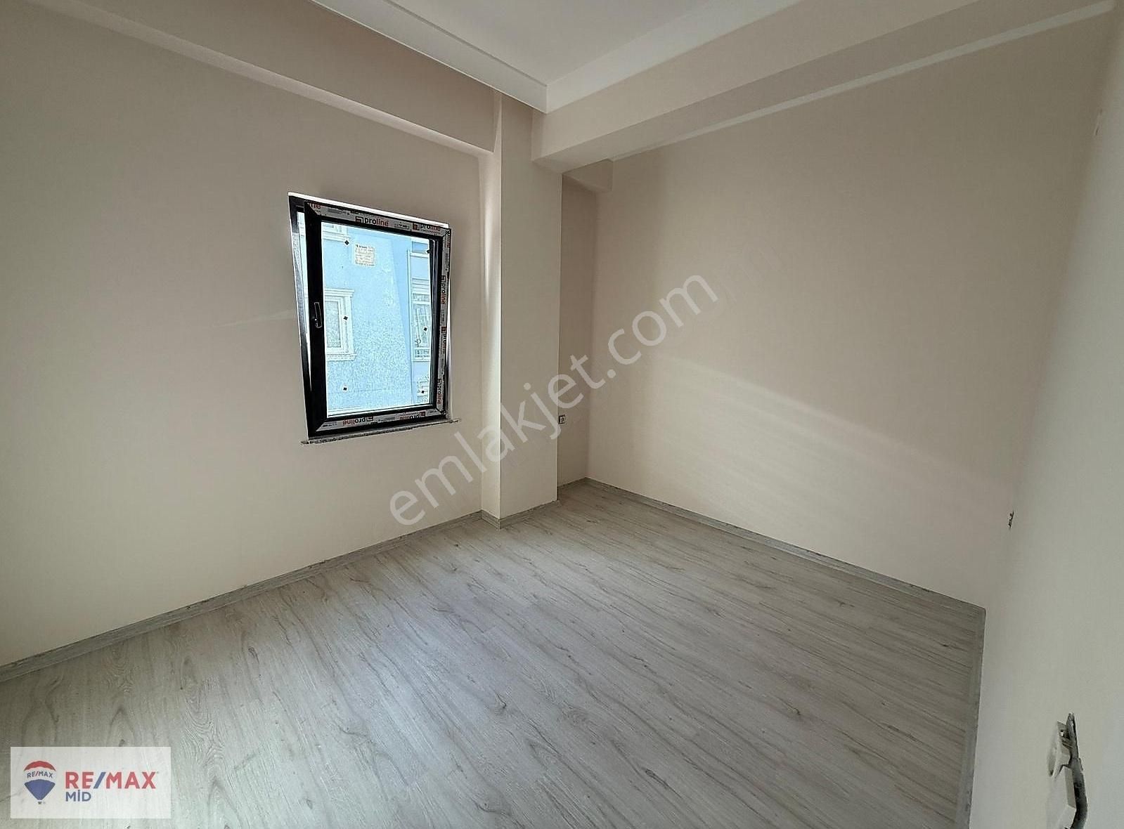 Plevne Mahallesinde Migros Yanı Satılık 1+1 Daire - Görsel 11