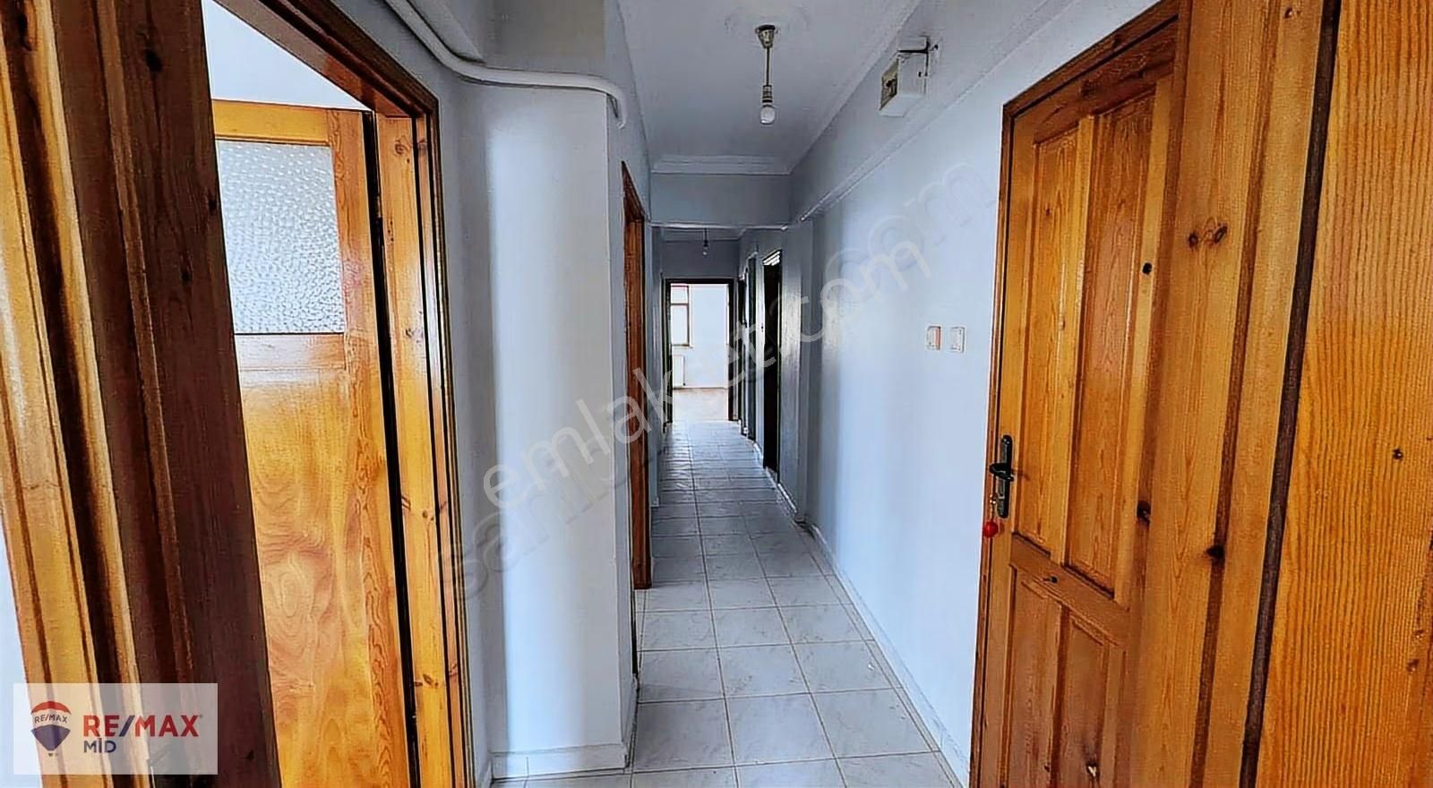 Remax Mid'den Beyoğlu Caddesi Üzerinde Satılık 2+1 Daire - Görsel 4