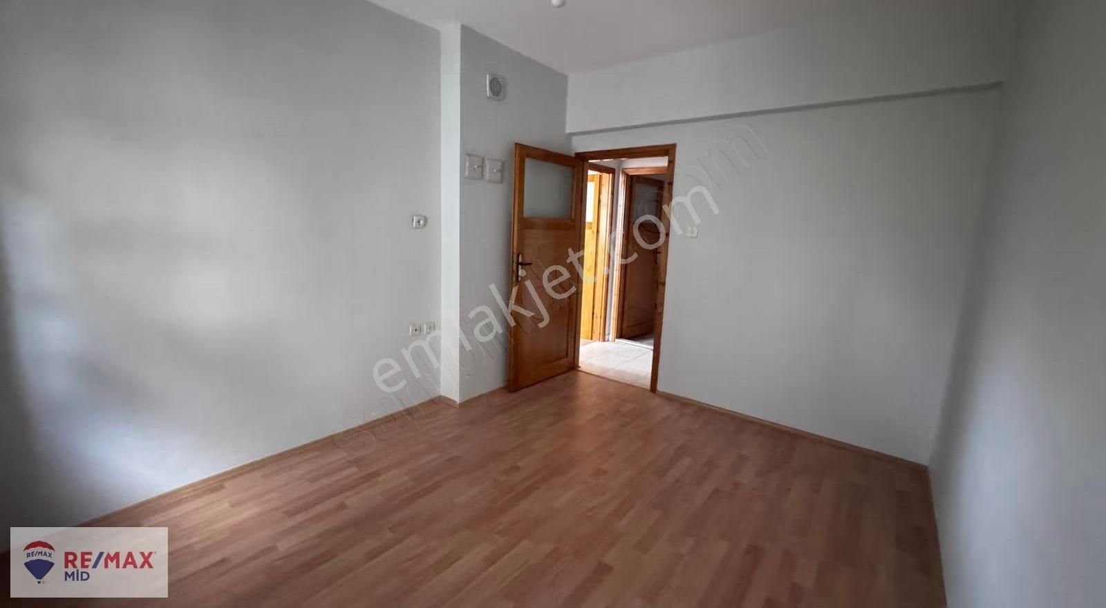 Remax Mid'den Beyoğlu Caddesi Üzerinde Satılık 2+1 Daire - Görsel 28