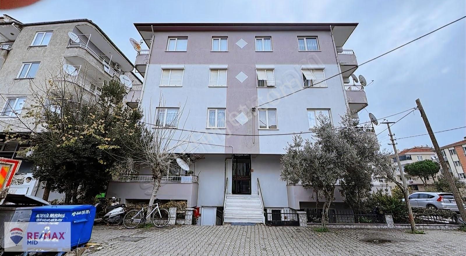 Remax Mid'den Beyoğlu Caddesi Üzerinde Satılık 2+1 Daire
