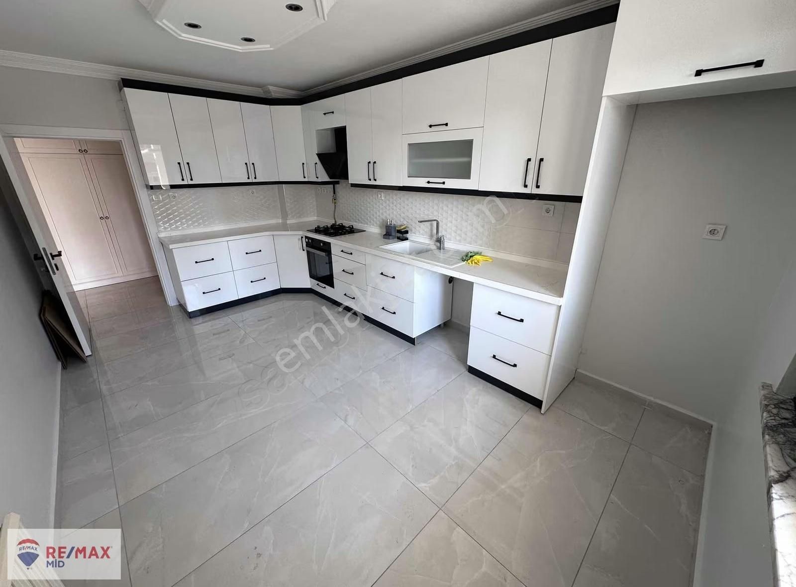 Remax Mid Balıksir Karesi Atatürk Mh. Geniş Kiralık Daire - Görsel 11