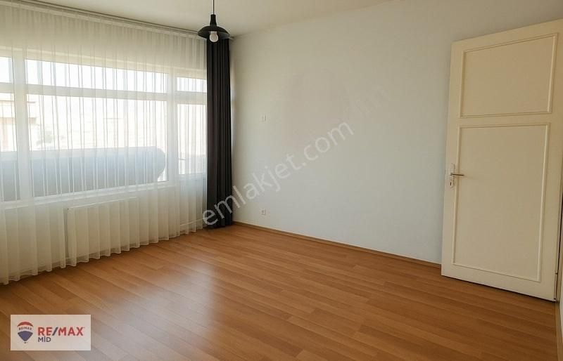 Remax Mıd -teraslı 80m² Çarşı Merkez 1+1 Daıre - Görsel 12