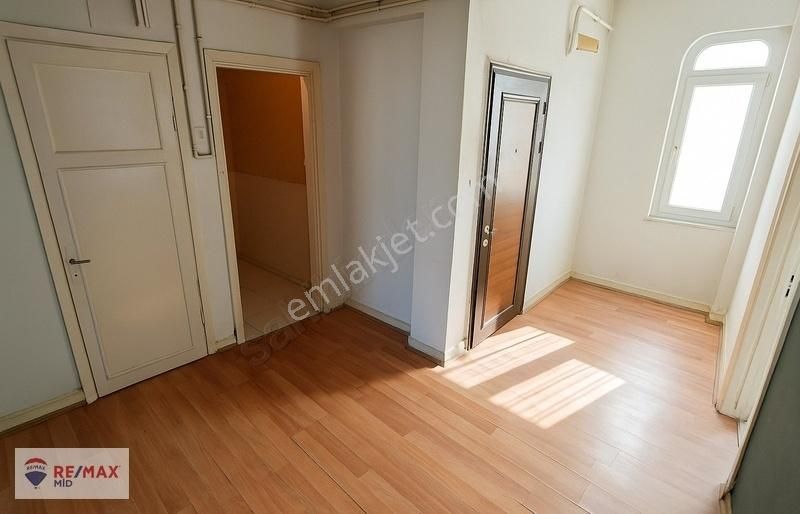 Remax Mıd -teraslı 80m² Çarşı Merkez 1+1 Daıre - Görsel 14