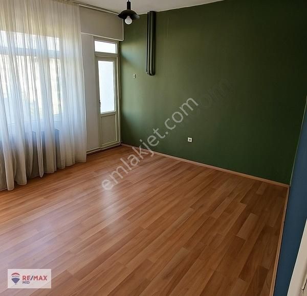 Remax Mıd -teraslı 80m² Çarşı Merkez 1+1 Daıre - Görsel 5