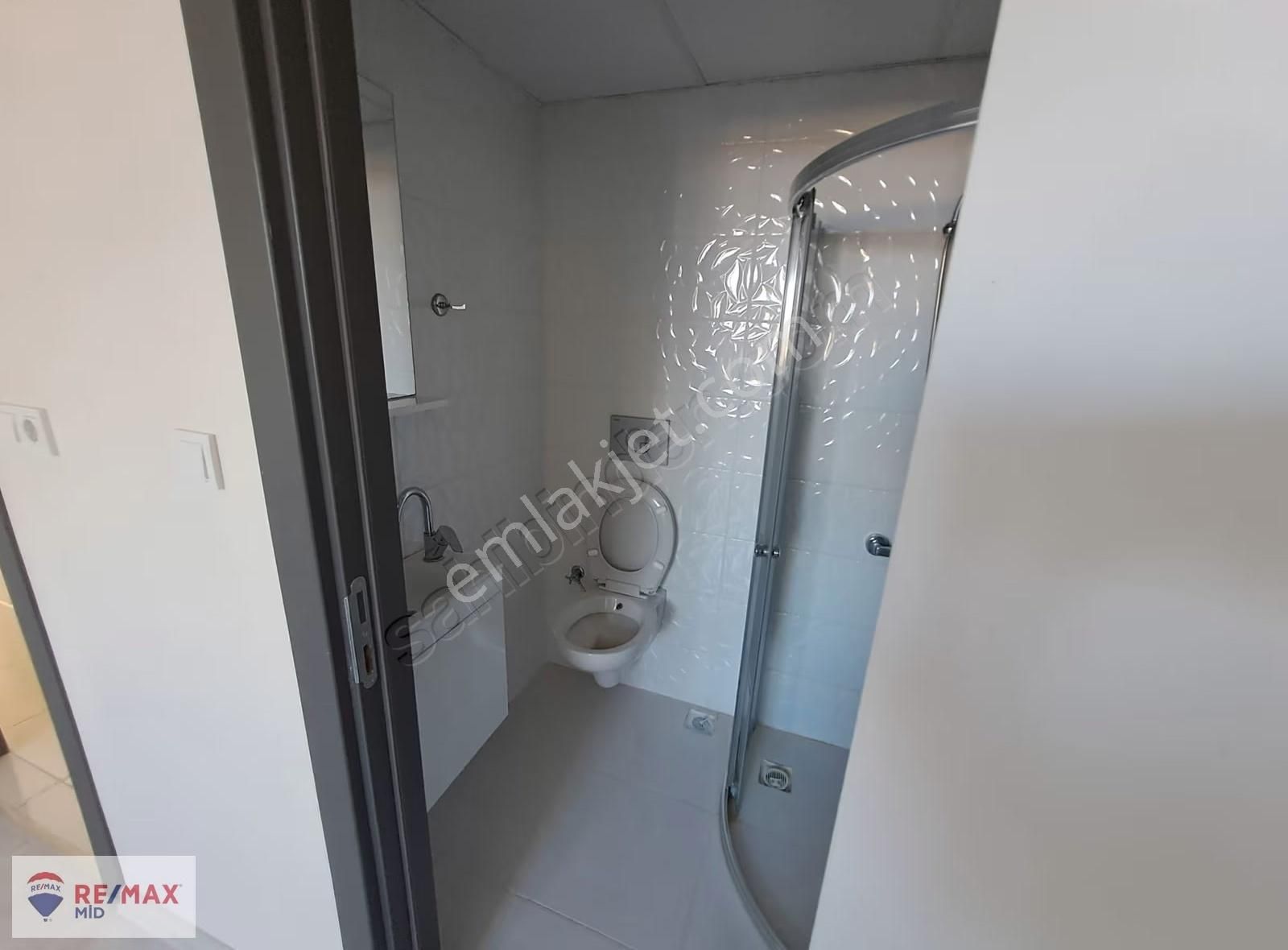 Remax Mid 2. Sakarya Mahallesinde 2+1 Kiralık Daire - Görsel 30