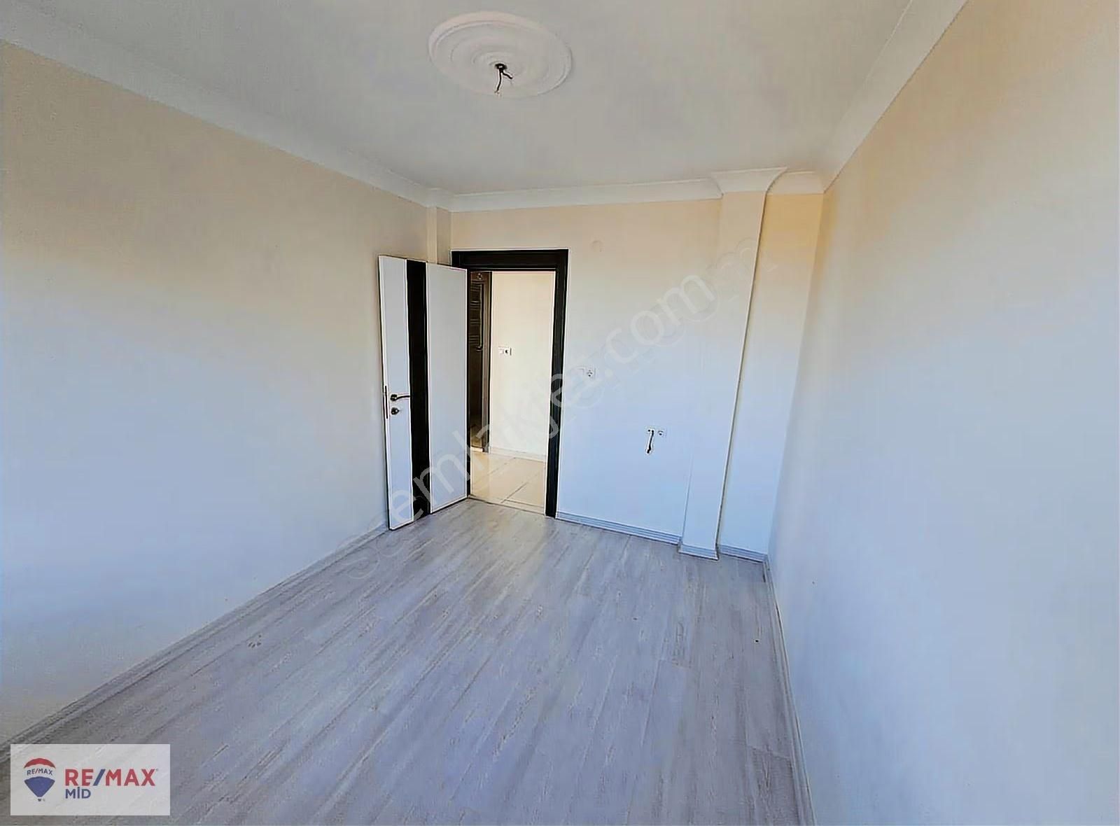 Remax Mid 2. Sakarya Mahallesinde 2+1 Kiralık Daire - Görsel 4