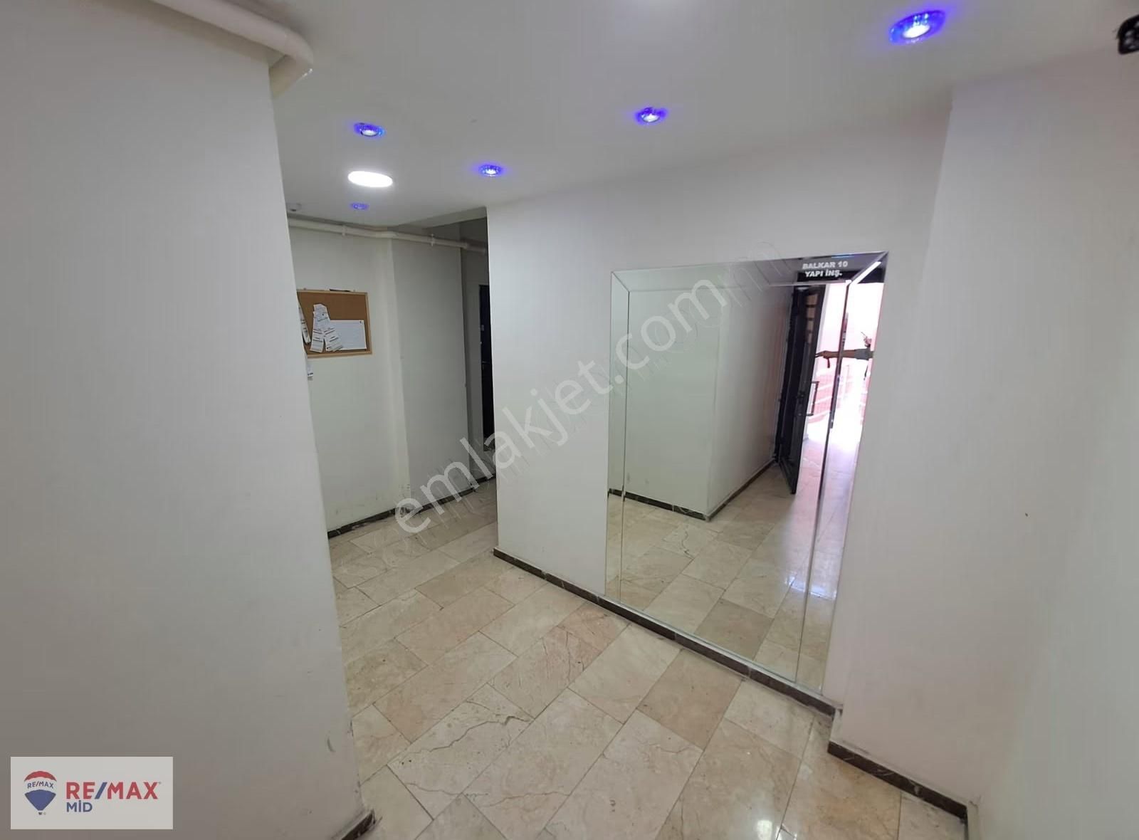 Remax Mid 2. Sakarya Mahallesinde 2+1 Kiralık Daire - Görsel 17