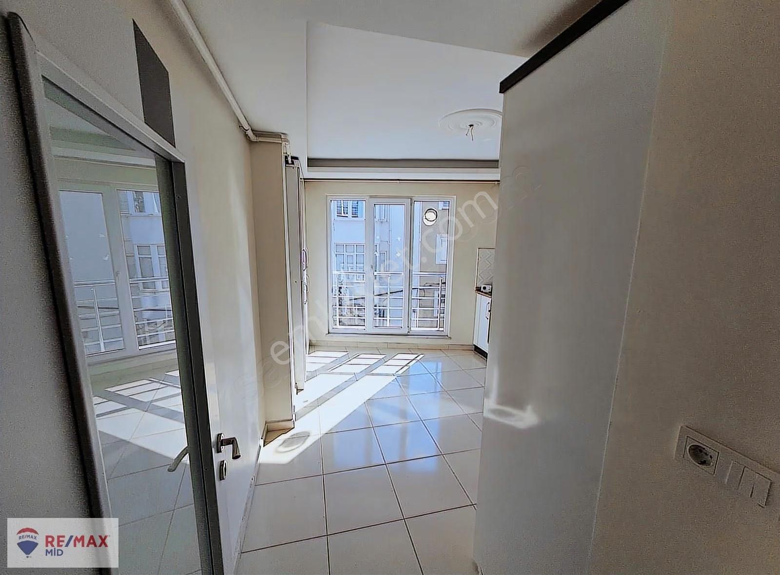 Remax Mid 2. Sakarya Mahallesinde 2+1 Kiralık Daire - Görsel 28