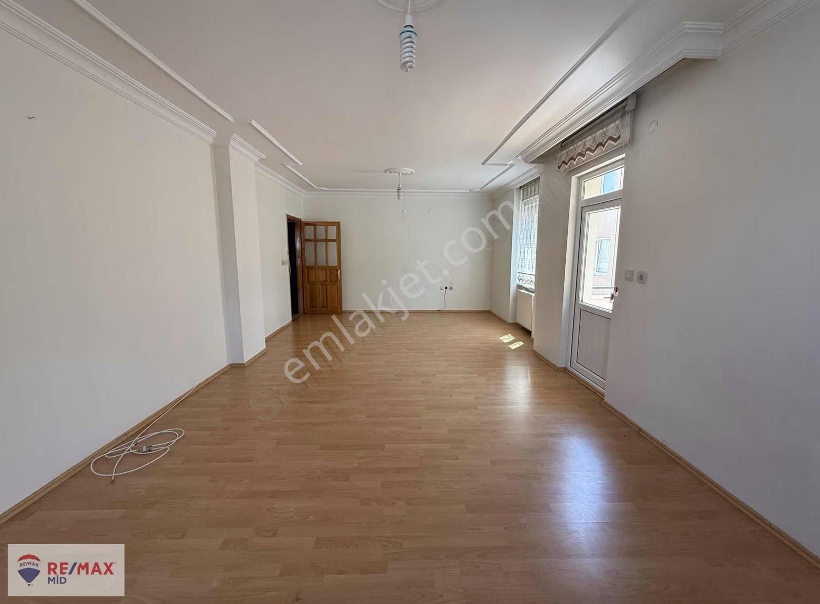 Remax Midden Bahçelıevler Mh. Kiralık 4+1 Daire - Görsel 32