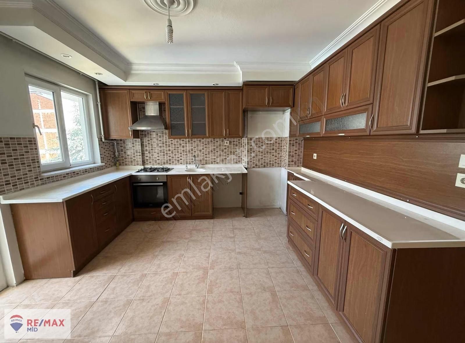 Remax Midden Bahçelıevler Mh. Kiralık 4+1 Daire - Görsel 2