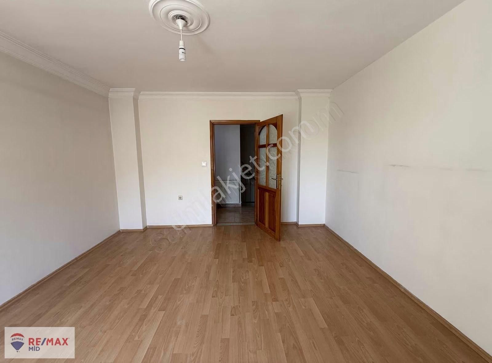 Remax Midden Bahçelıevler Mh. Kiralık 4+1 Daire - Görsel 24