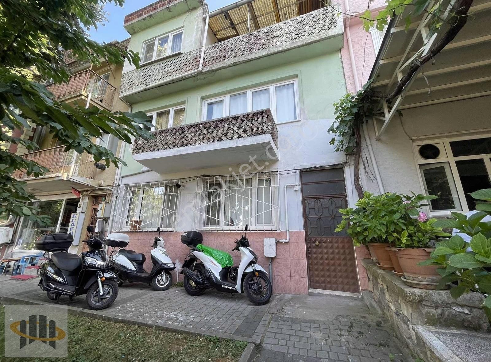 Eoradan İvazpaşa Meydanında Eşyalı 1+1 Kiralık Daire