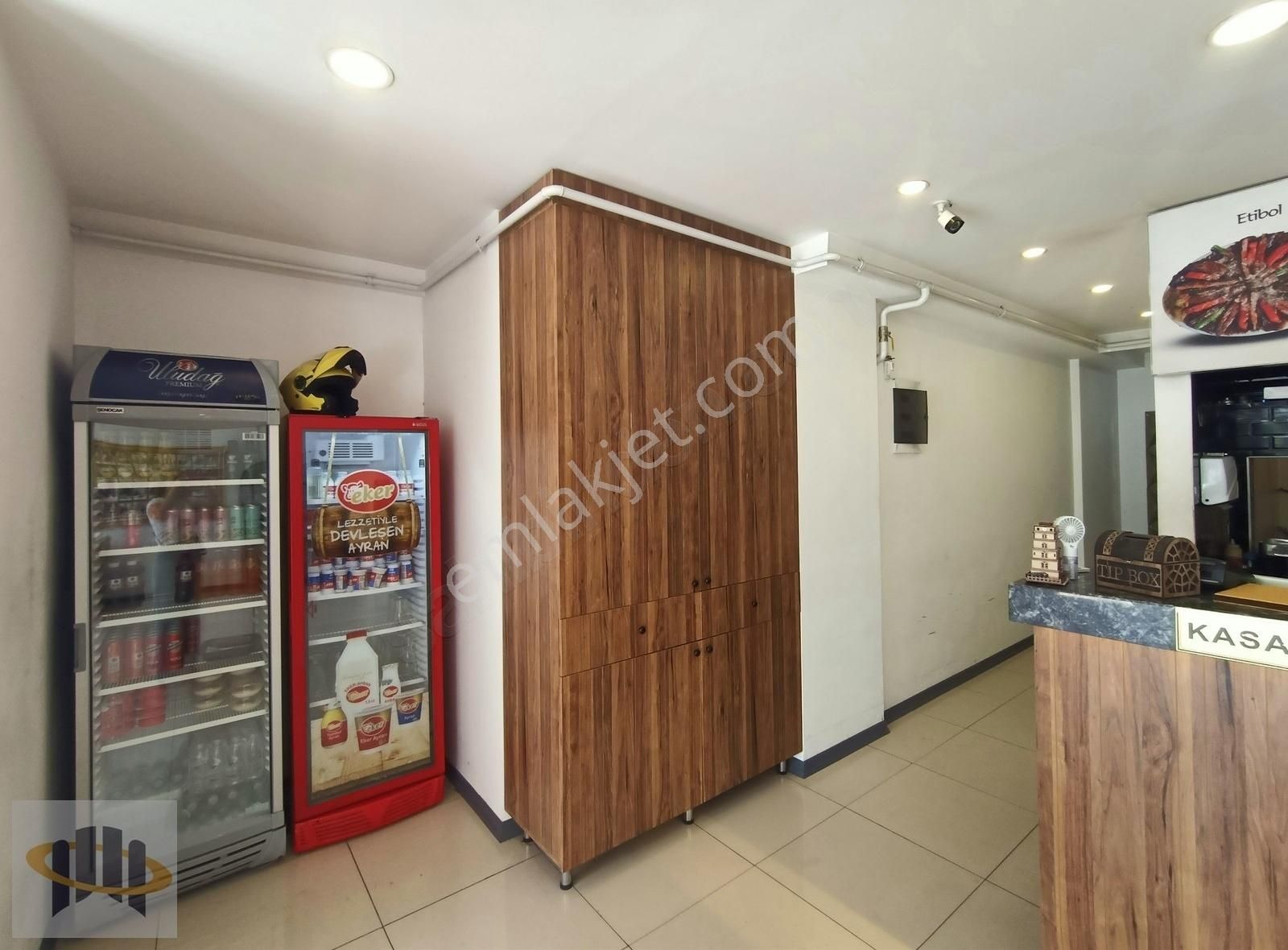 Balat Ana Cadde Üstü Hazır Kiracılı Satılık Dükkan - Görsel 8