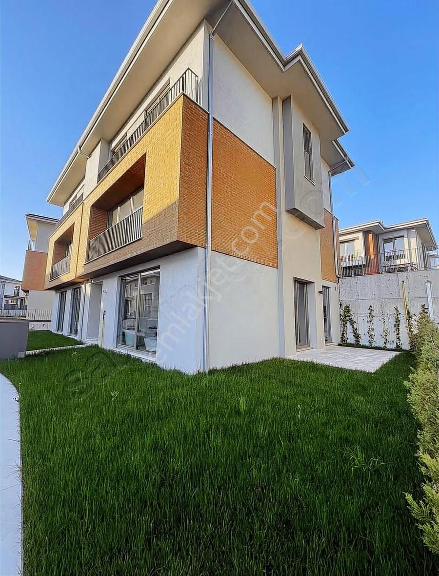 Dekar Ayışığı Evleri Satılık 3+1 Büyük Bahçeli Flat Villa