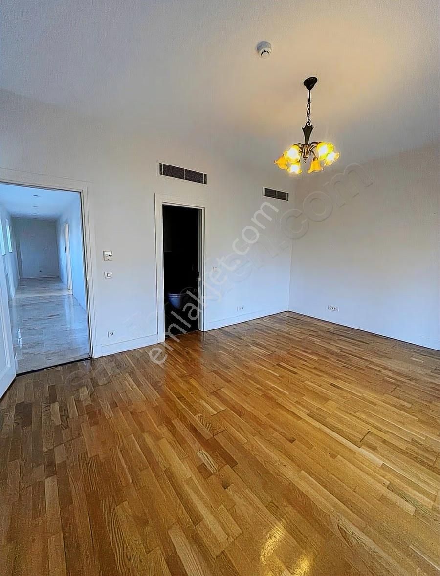 Büyükçekmece Toskana T5 Göl Ve Deniz Manzaralı Satılık 8+2 Villa