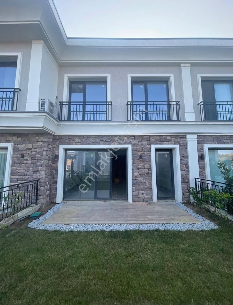 Bahçeşehir Alya Bahçe Satılık 3+1 Dublex Emsalsiz Villa !