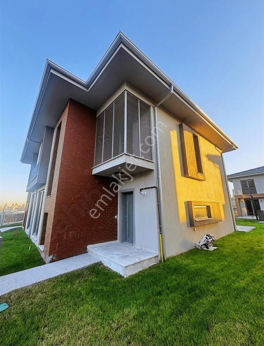 Bahçeşehir Dekar Ayışığı Kiralık Emsalsiz 4+1 İkiz Villa - Görsel 3