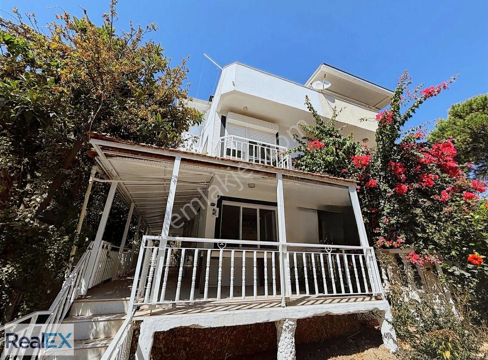 Realex'den Kelepir Villa