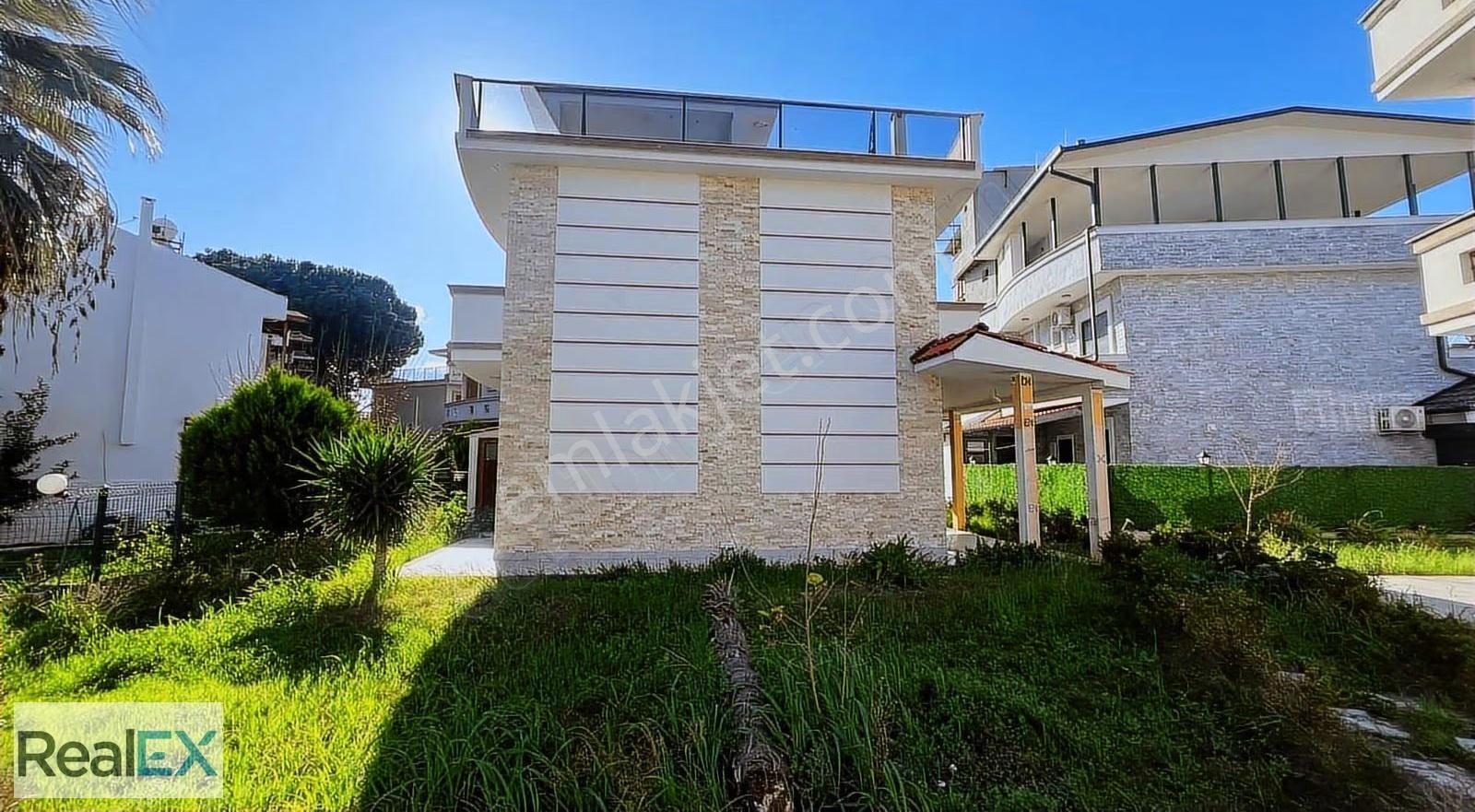 Tek Müstakil Villa Denize 50m Site İçerisinde 3+1 - Görsel 2