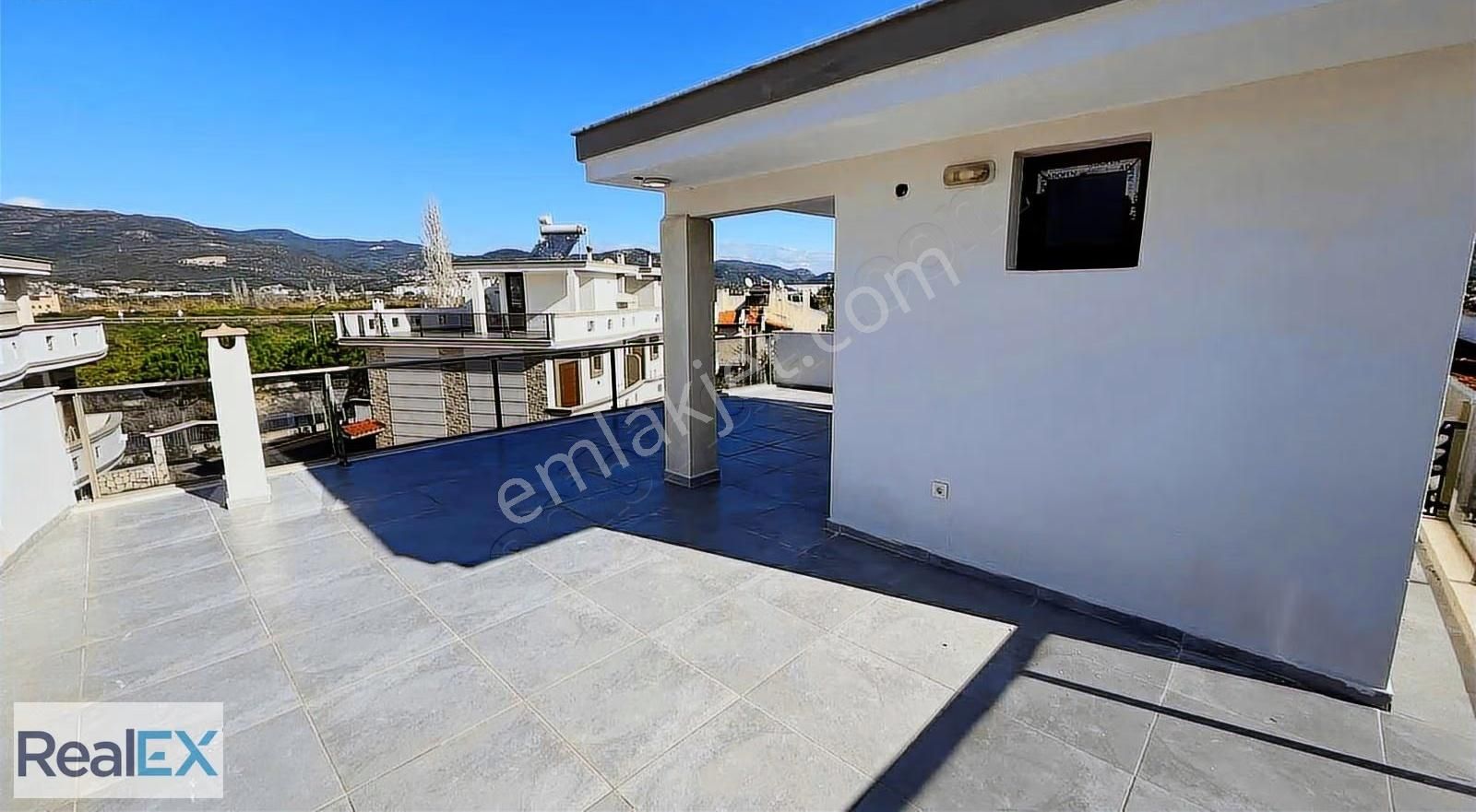 Tek Müstakil Villa Denize 50m Site İçerisinde 3+1 - Görsel 23