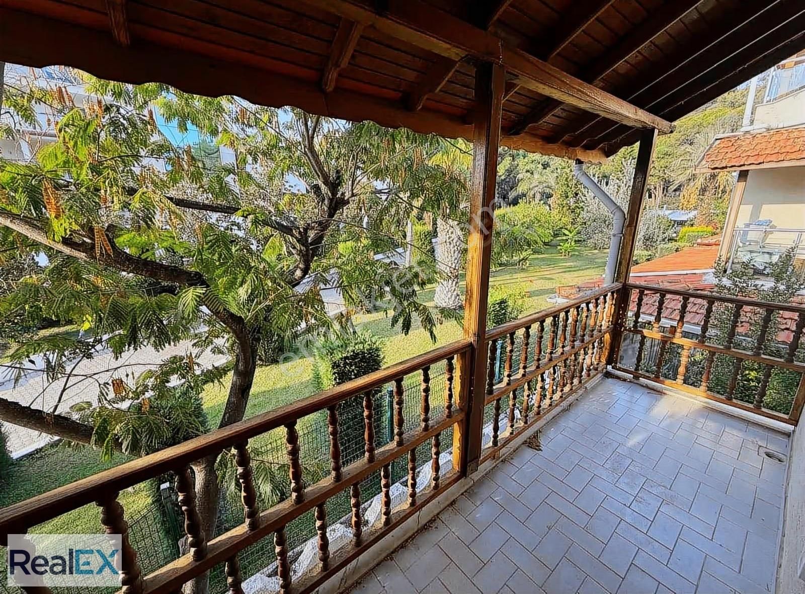 Denize 2. Sıra Kira Getirisi Yüksek Masrafsız Villa