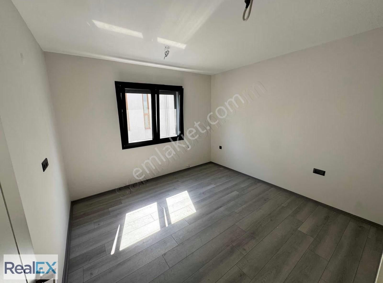 Çarşı İçinde Ve Deniz Tarafında 3+1 Lüks Villa - Görsel 11