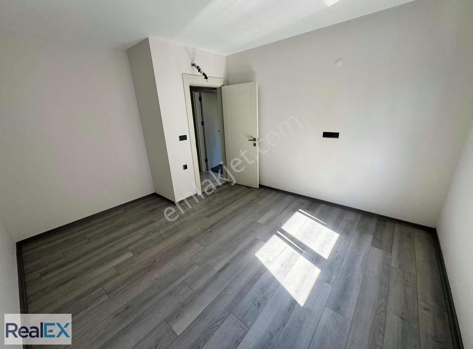 Çarşı İçinde Ve Deniz Tarafında 3+1 Lüks Villa - Görsel 26