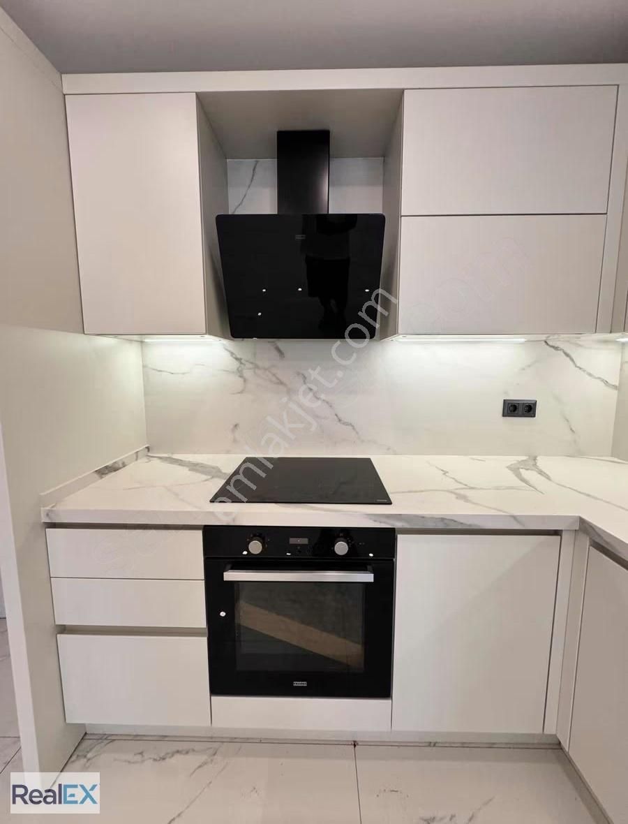 Çarşı İçinde Ve Deniz Tarafında 3+1 Lüks Villa - Görsel 21