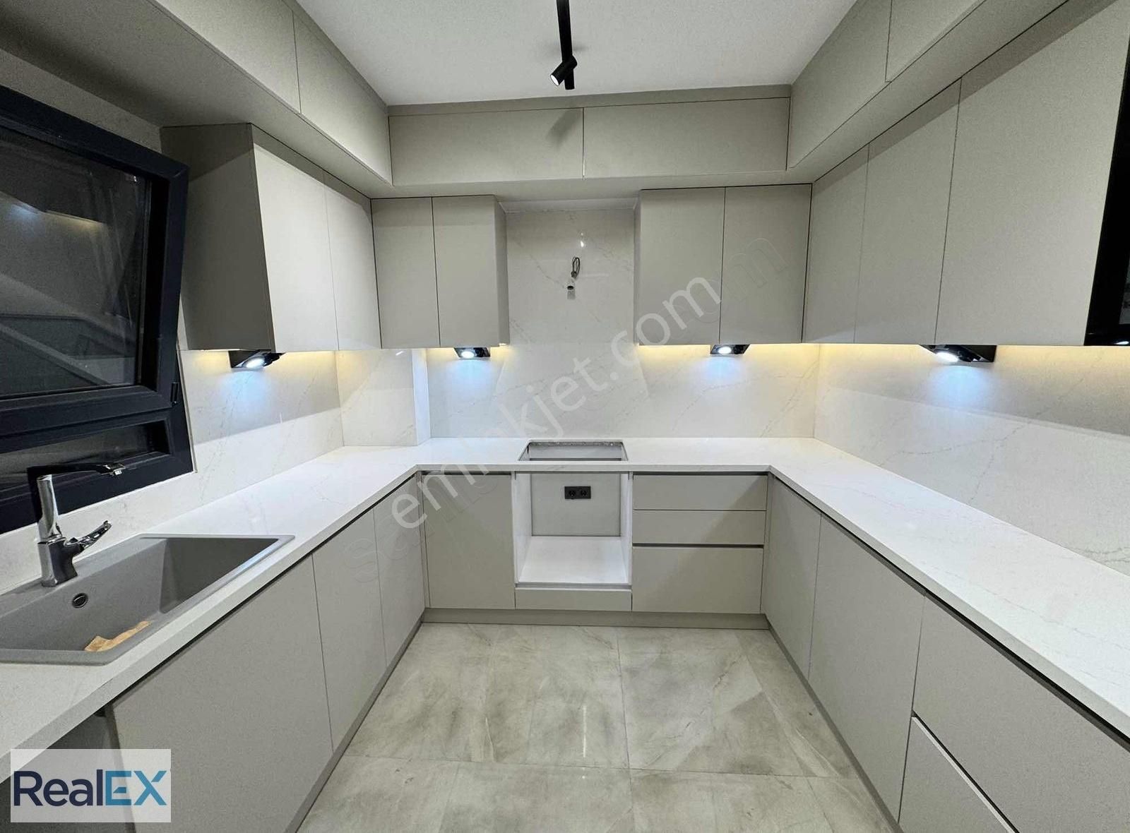 Realex - Büyük Bahçeli 3+1 Villa Denize Yürüme Mesafesi - Görsel 27