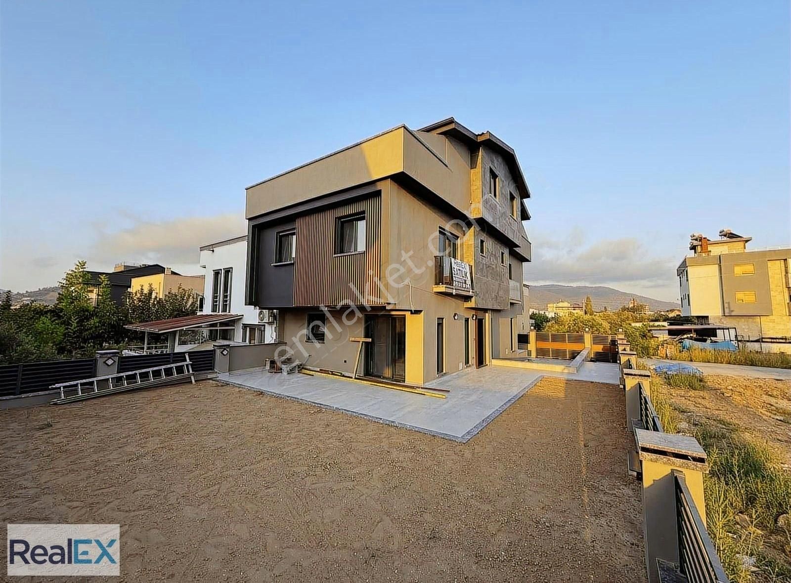 Realex - Büyük Bahçeli 3+1 Villa Denize Yürüme Mesafesi - Görsel 20