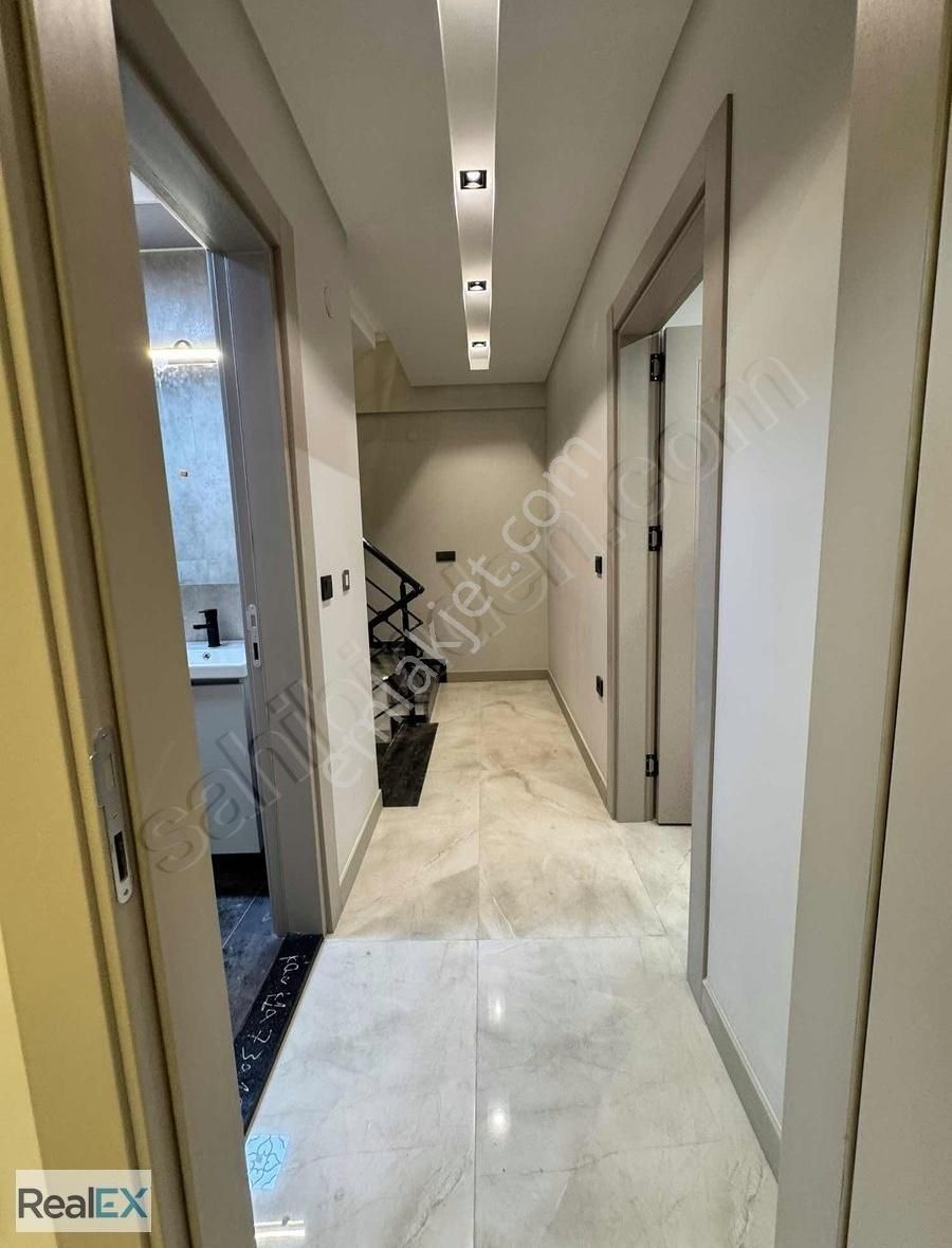 Realex - Büyük Bahçeli 3+1 Villa Denize Yürüme Mesafesi - Görsel 26