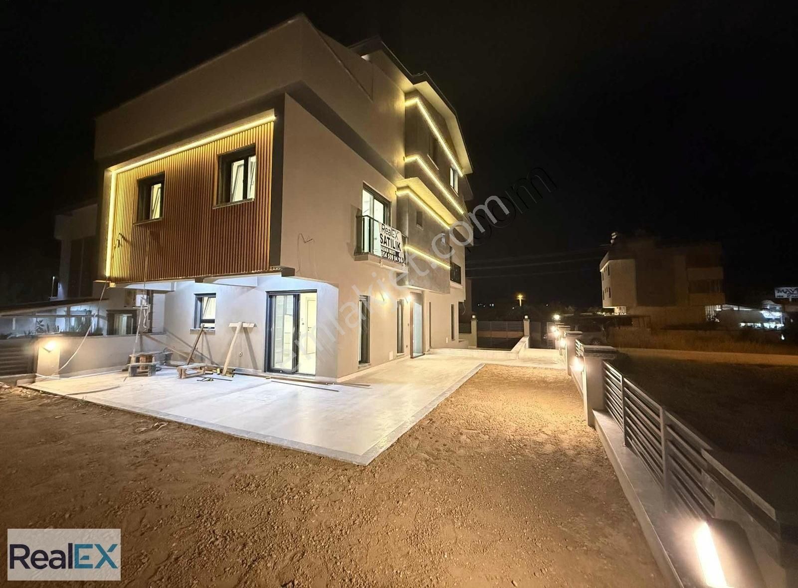 Realex - Büyük Bahçeli 3+1 Villa Denize Yürüme Mesafesi - Görsel 6