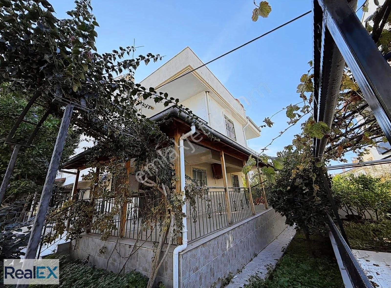 Özdere Merkezi Konumda 50m2 Taban Oturumlu Ultra Geniş Villa