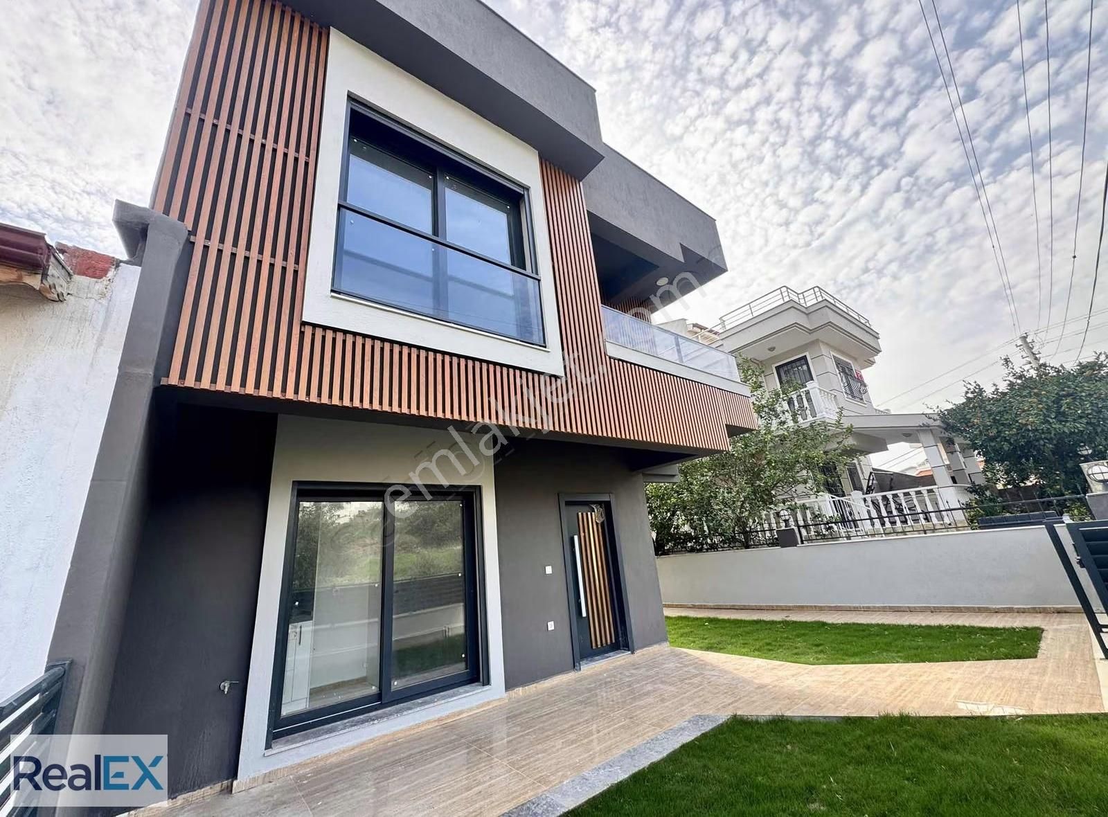 Müstakil Sıfır Triplex Villa Özdere - Realex